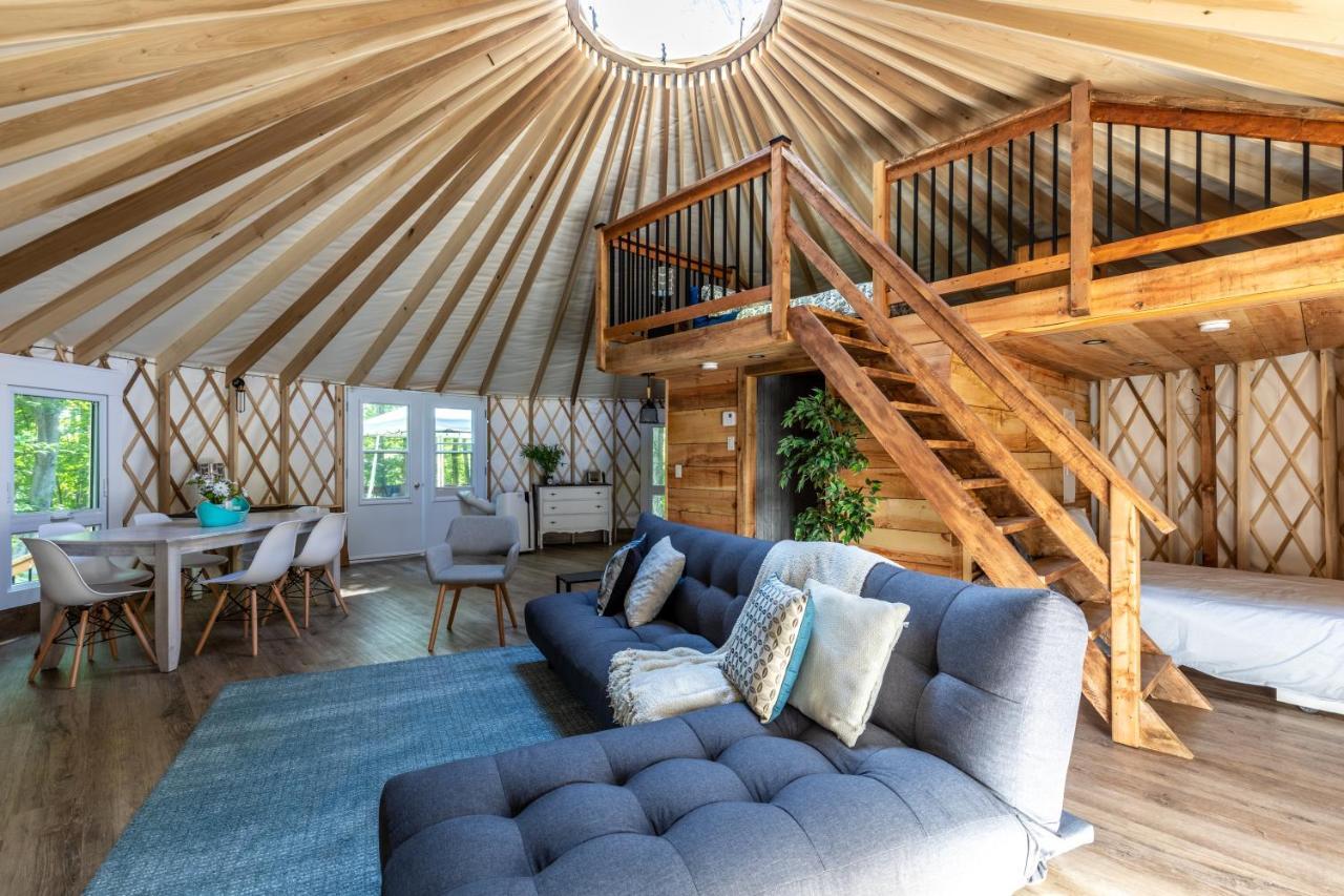Notre-Dame-du-Laus Yourtes Glamping Du Poisson Blanc מראה חיצוני תמונה